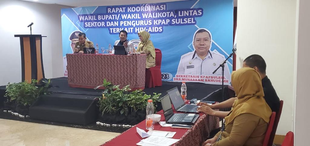 Prof Arlin Adam Tawarkan Gagasan Revolusi Penanggulangan AIDS