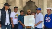 Andi Bebas Manggazali membantu proses pembangunan Masjid Al Ikhlas Dusun Batu Lotong. (Ist)