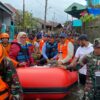 Pj Gubernur Sulsel Dampingi Mensos RI Pantau Banjir di Makassar