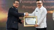 Hari Pabean Internasional, Jufri Rahman Terima Penghargaan dari DJBC Sulbagsel