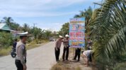 Polres Luwu Utara Pasang Papan Peringatan untuk Tingkatkan Keselamatan Lalu Lintas