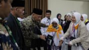 17 Tahun Menabung, Nenek Penyapu Jalan Asal Ternate Wujudkan Impian Berhaji