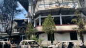 FOTO: Pasca Kebakaran di Kantor DPRD Makassar Usai Dibakar Massa 