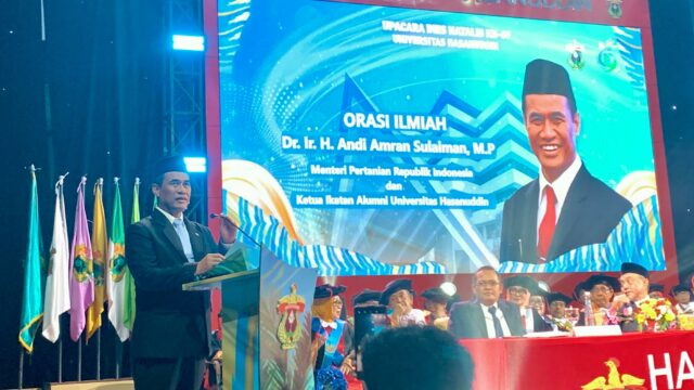 Mentan Amran Ajak Unhas Cetak Generasi Unggul di Dies Natalis ke-69