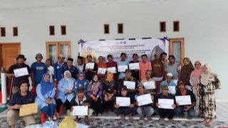 UNM Latih Petani Bulukumba Olah Jerami Jadi Kompos dan Kuasai Pemasaran Digital
