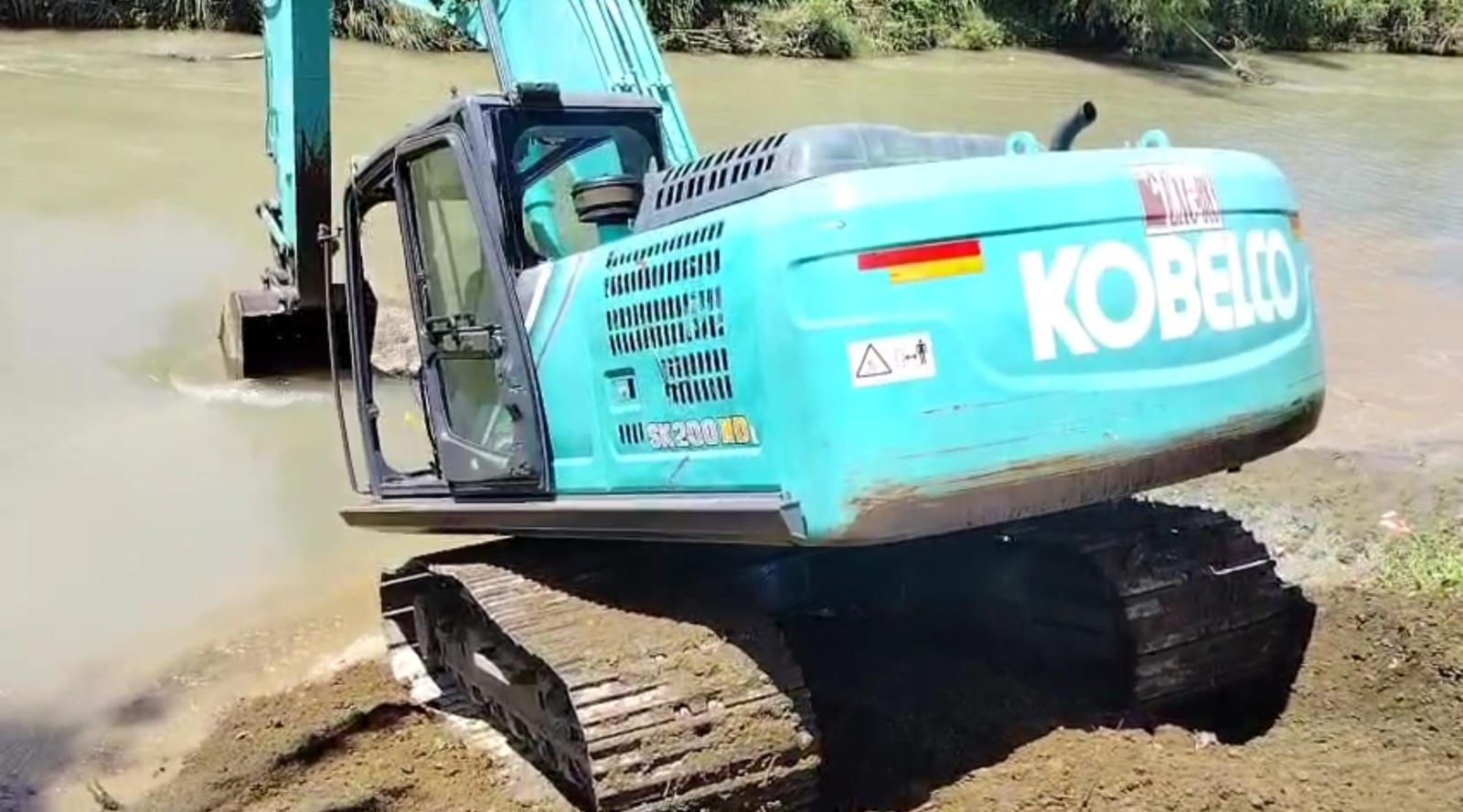 Gubernur Sulsel Meluncurkan Program Normalisasi Sungai Suli Senilai Rp.18,7 Miliar